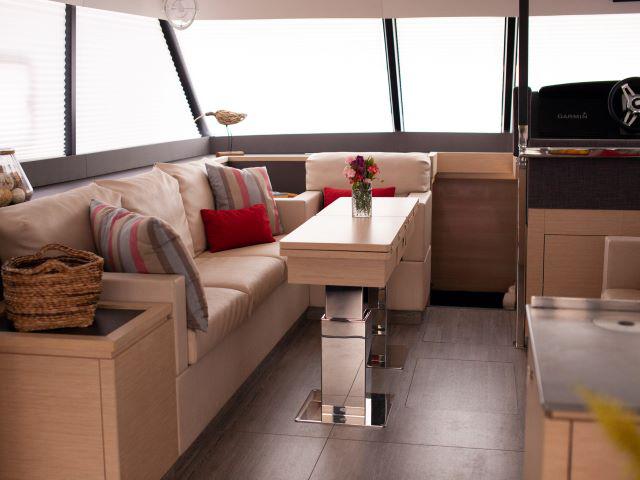 Book yachts online - powercatamaran - MY44 - Hondo - rent