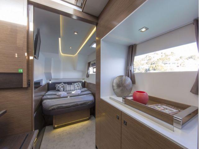 Book yachts online - powercatamaran - MY 37 - Sweet Caroline - rent