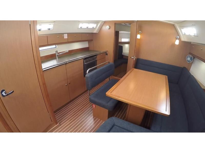 Book yachts online - sailboat - Bavaria 40 Cruiser - Vasiliki - rent