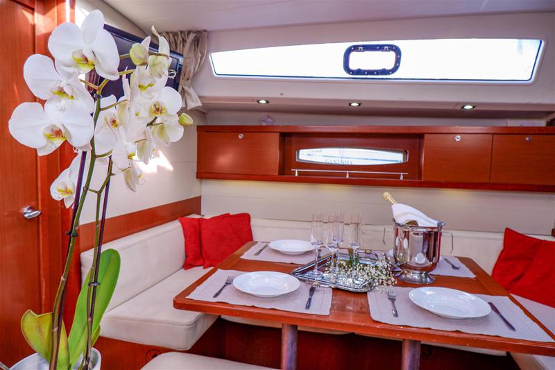 Book yachts online - sailboat - Oceanis 50 - Kookoo (A/C , Generator , Bow Thruster , Solar , Electric winches, Refit 2022) - rent