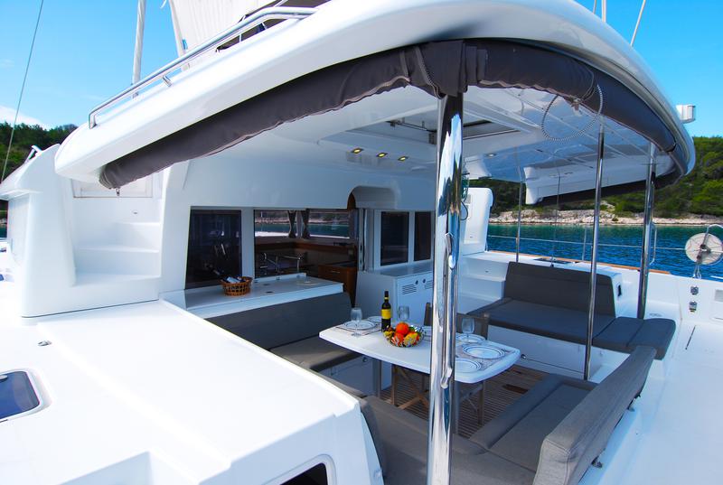 Book yachts online - catamaran - Lagoon 450 F - Grey Goose I  -  All inclusive half board - rent