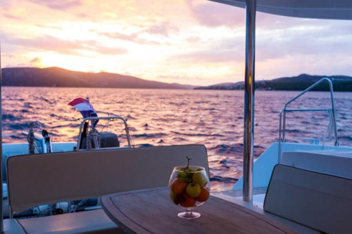 Book yachts online - catamaran - Lagoon 450 F - Grey Goose I  -  All inclusive half board - rent