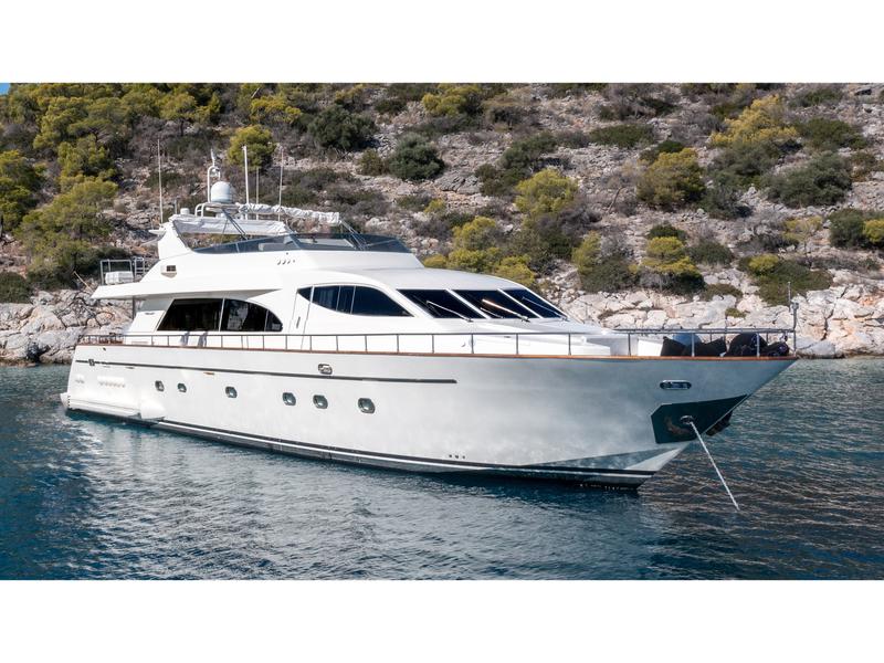 Book yachts online - motorboat - Majesty 50 - Estia Two - rent