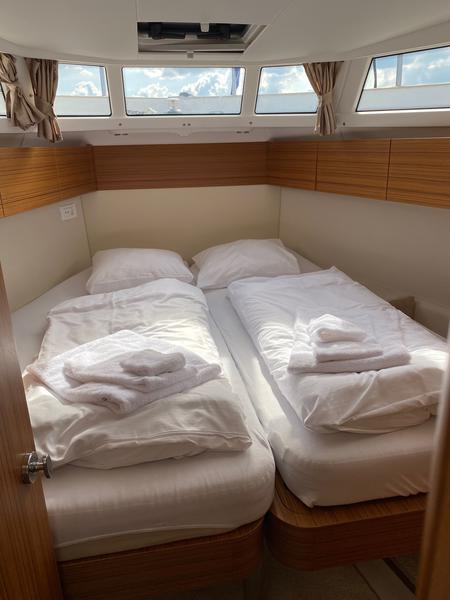 Book yachts online - motorboat - Greenline 33 - Dalen - rent