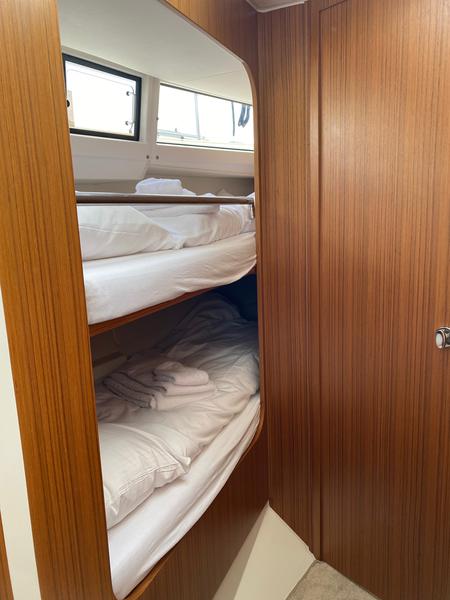 Book yachts online - motorboat - Greenline 33 - Dalen - rent