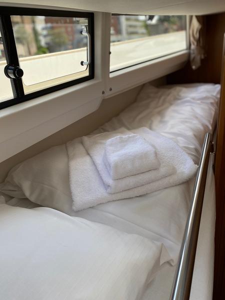 Book yachts online - motorboat - Greenline 33 - Dalen - rent