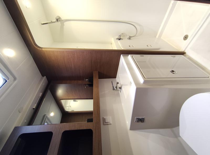 Book yachts online - catamaran - Lagoon 42 - Aktaia - rent
