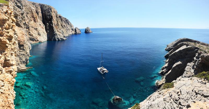 Book yachts online - catamaran - Lagoon 42 - Aktaia - rent