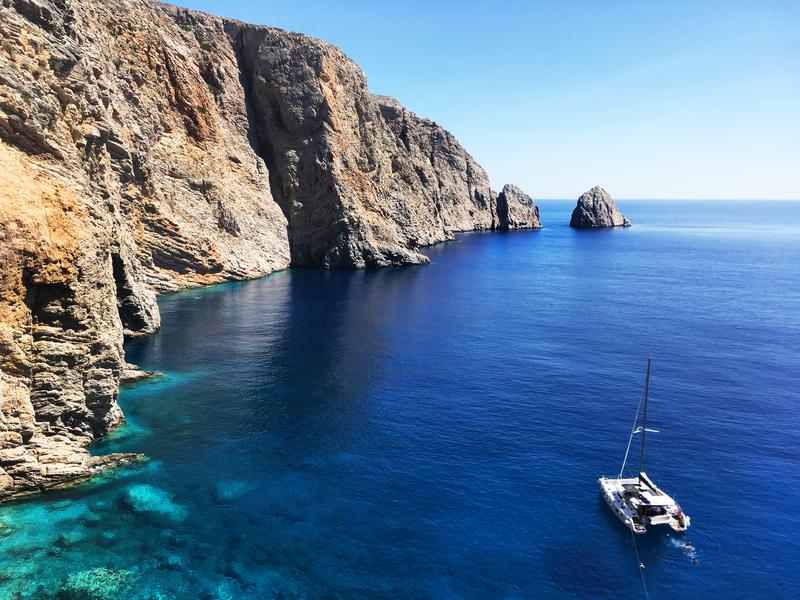 Book yachts online - catamaran - Lagoon 42 - Aktaia - rent