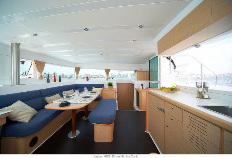 Book yachts online - catamaran - Lagoon 420 - Dynamis - rent