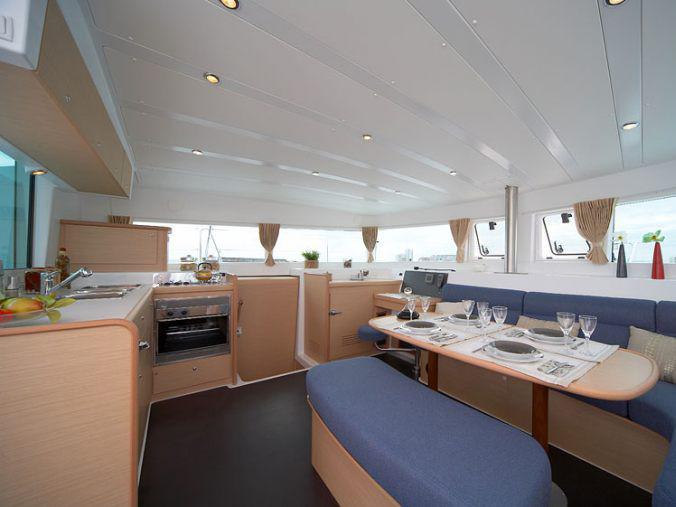 Book yachts online - catamaran - Lagoon 420 - Dynamis - rent