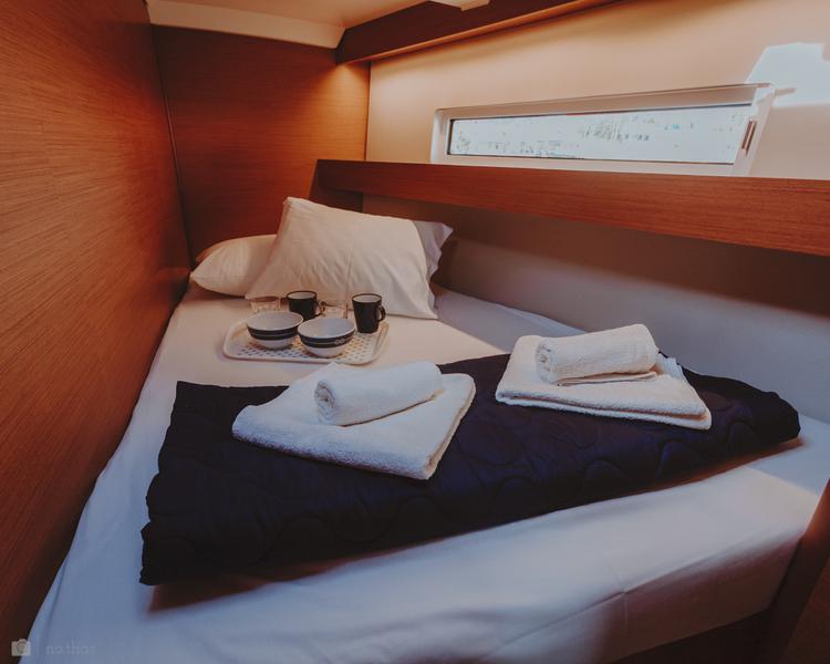 Book yachts online - sailboat - Sun Odyssey 440 - Eleni - rent