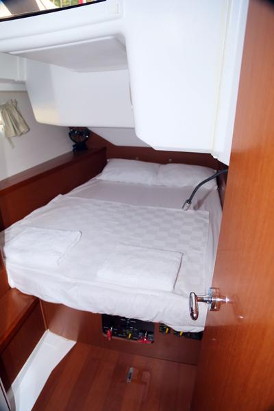 Book yachts online - sailboat - Oceanis 45 - Storm Dancer 1 - rent