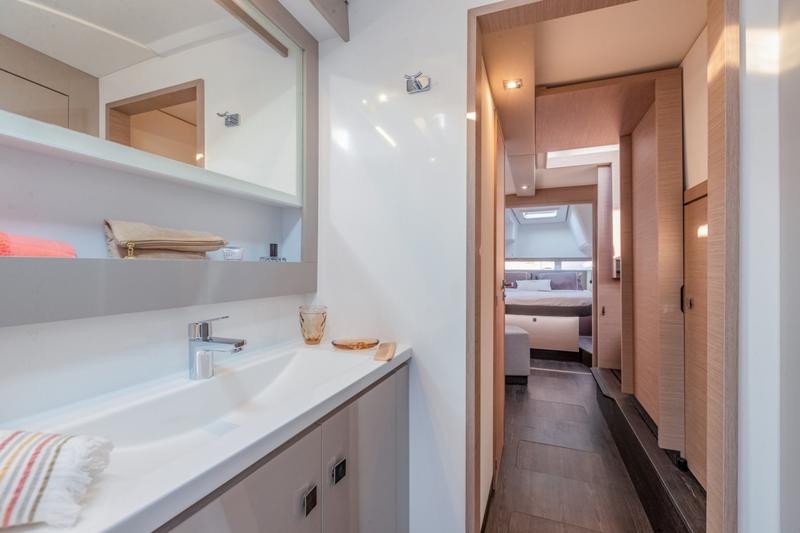 Book yachts online - catamaran - Isla 40 - Ares X - rent