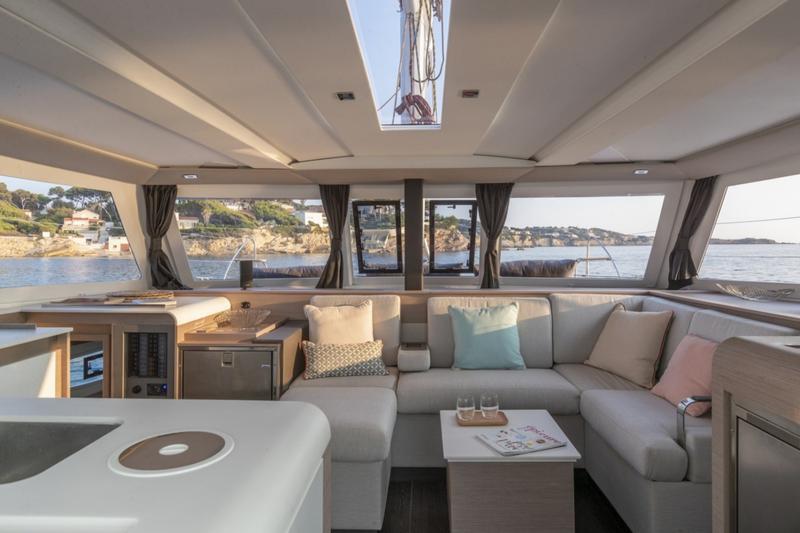Book yachts online - catamaran - Isla 40 - Ares X - rent
