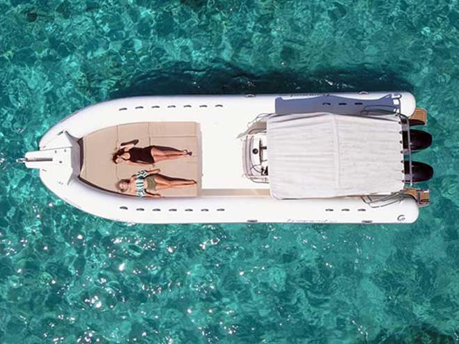 Book yachts online - motorboat - Tempest 900 - Maxi Rib - rent