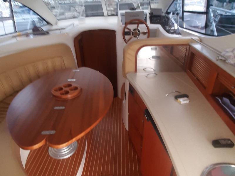 Book yachts online - motorboat - Sessa Dorado 32/36 - Norah - rent