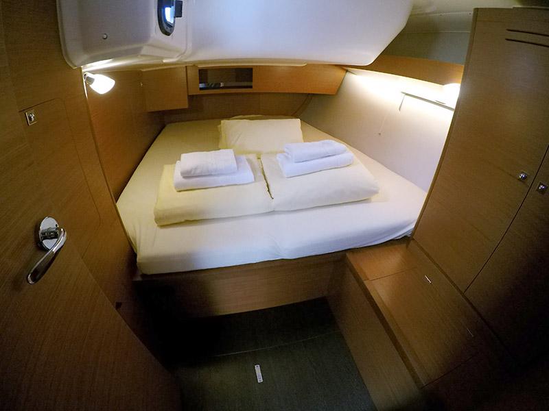 Book yachts online - sailboat - Dufour 430 - Sweetest Taboo - rent