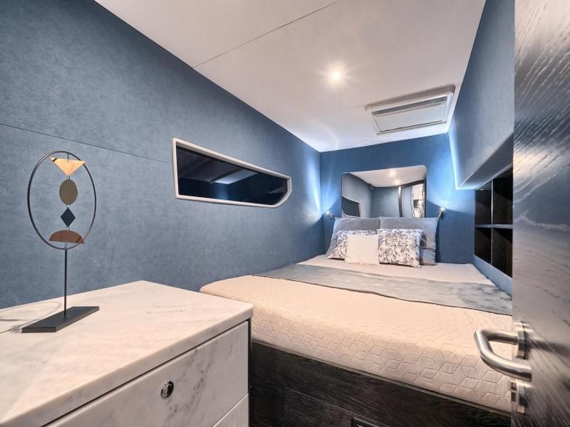 Book yachts online - catamaran - Luna 49 - RED - rent