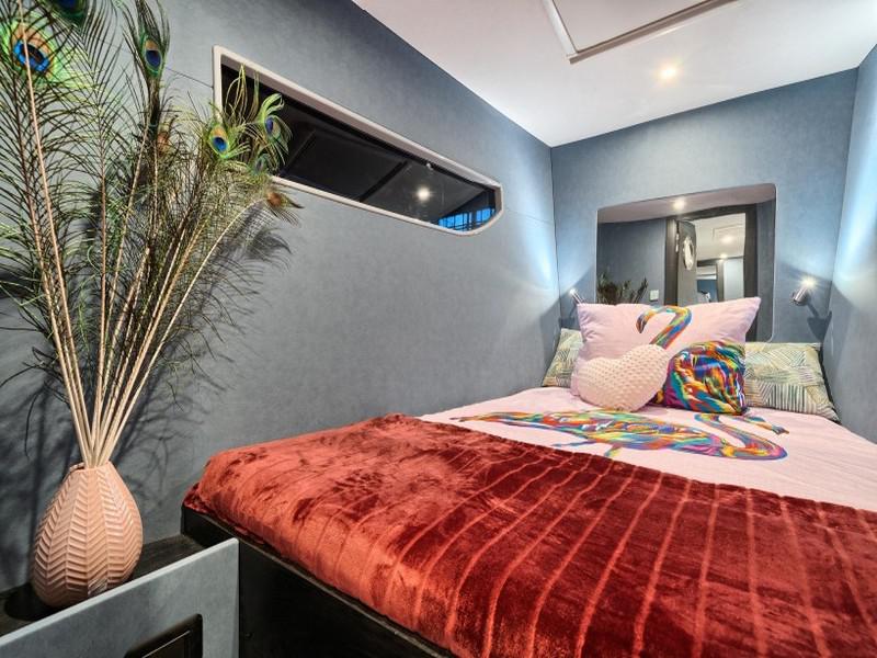 Book yachts online - catamaran - Luna 49 - RED - rent