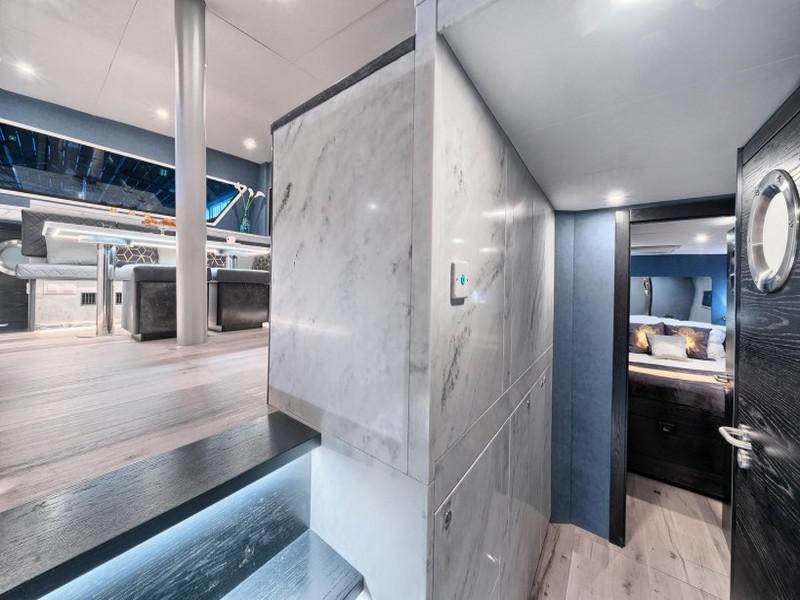 Book yachts online - catamaran - Luna 49 - RED - rent