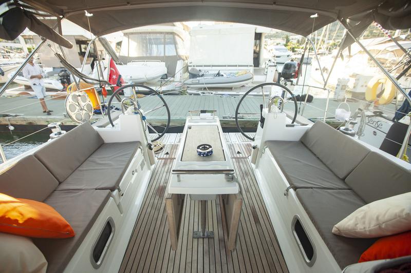 Book yachts online - sailboat - Oceanis 38 - Servus - rent