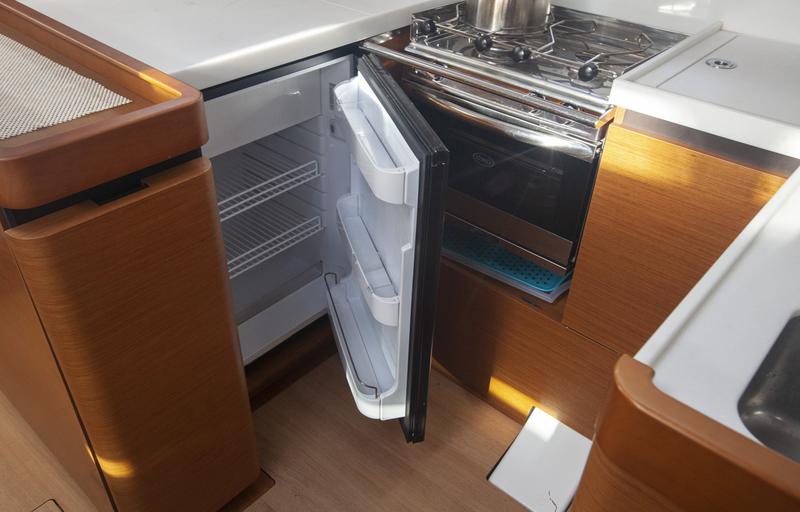 Book yachts online - sailboat - Sun Odyssey 440 - Celtic Breeze - rent