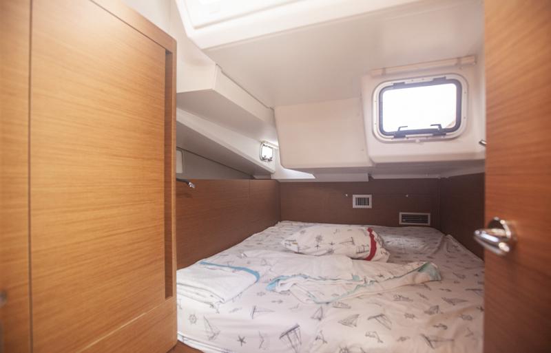 Book yachts online - sailboat - Sun Odyssey 440 - Celtic Breeze - rent
