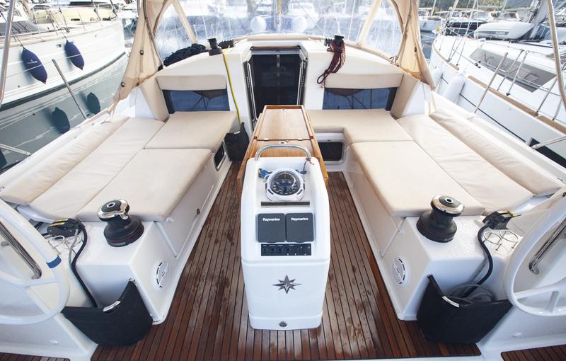 Book yachts online - sailboat - Sun Odyssey 440 - Celtic Breeze - rent