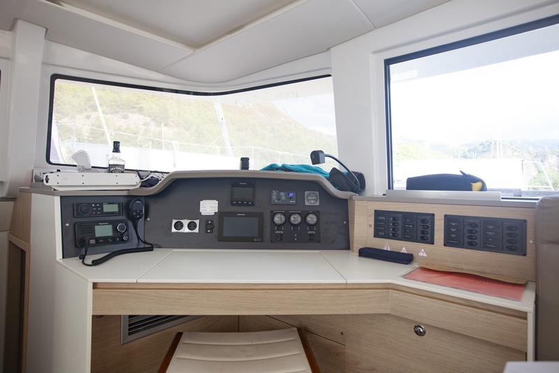 Book yachts online - catamaran - Bali 4.5 - LeAndra - rent