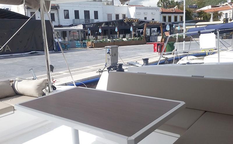 Book yachts online - catamaran - Bali 4.5 - LeAndra - rent