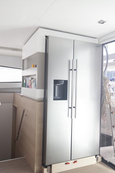 Book yachts online - catamaran - Bali 4.5 - LeAndra - rent