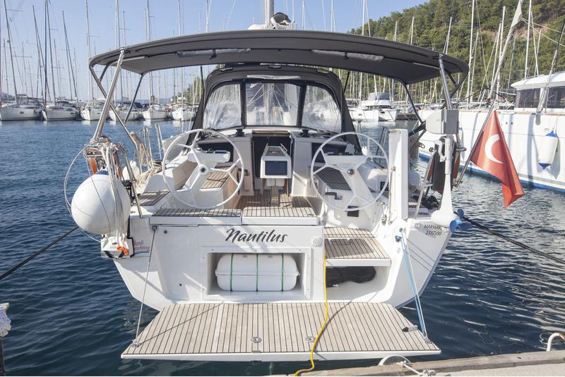 Book yachts online - sailboat - Dufour 360 GL - Nautilus - rent