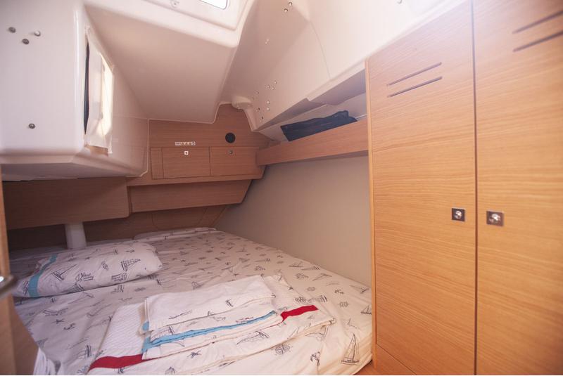 Book yachts online - sailboat - Dufour 360 GL - Nautilus - rent