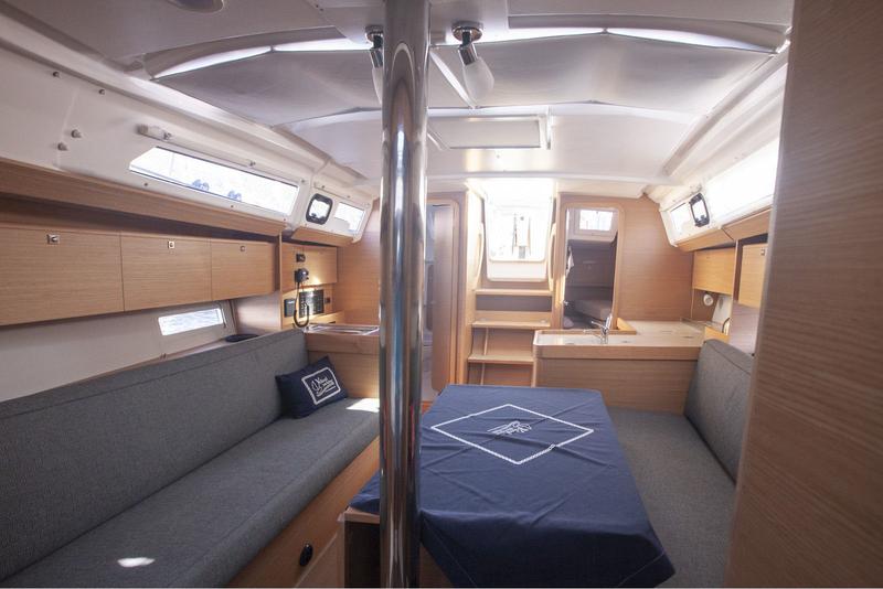 Book yachts online - sailboat - Dufour 360 GL - Nautilus - rent