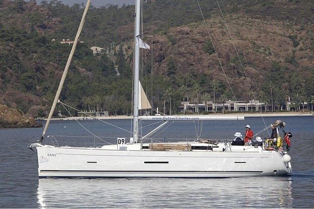Book yachts online - sailboat - Dufour 450 GL - Dans - rent