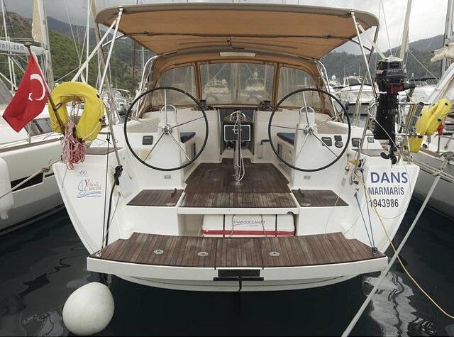 Book yachts online - sailboat - Dufour 450 GL - Dans - rent