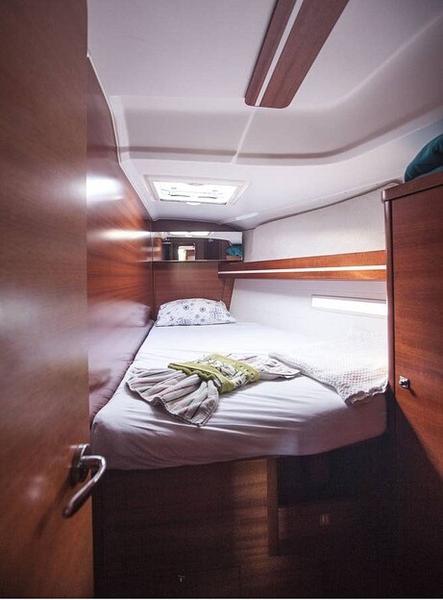 Book yachts online - sailboat - Dufour 450 GL - Dans - rent
