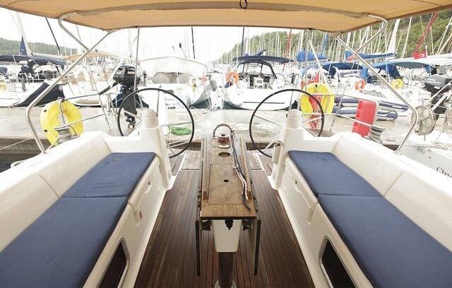 Book yachts online - sailboat - Dufour 450 GL - Dans - rent