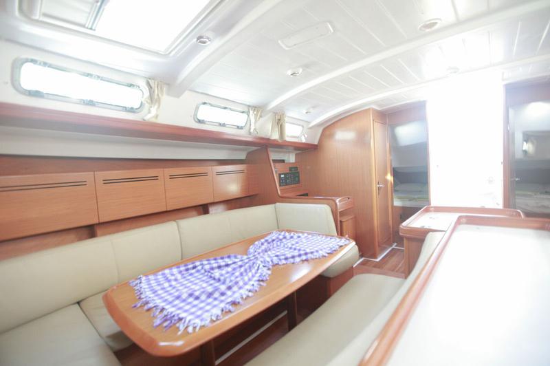 Book yachts online - sailboat - Cyclades 50.5 - Barnie - rent