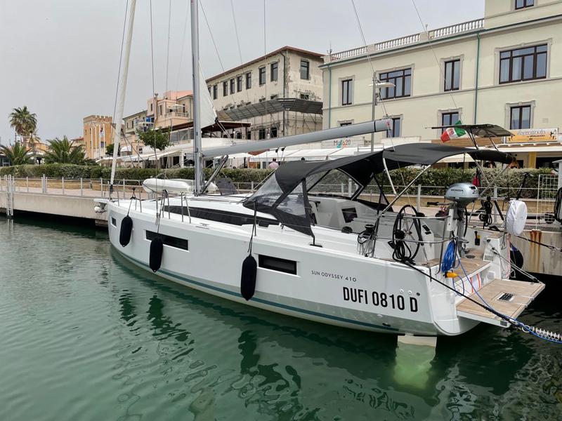 Book yachts online - sailboat - Sun Odyssey 410 - Intrepida - rent