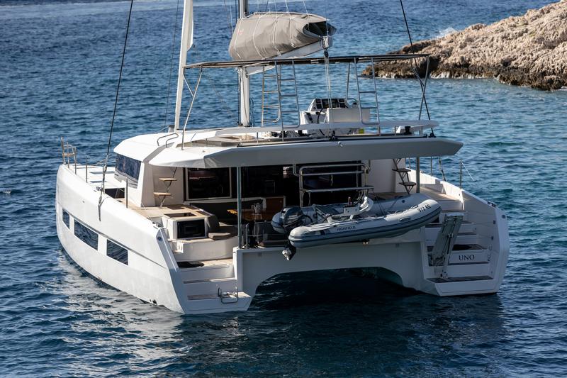 Book yachts online - catamaran - Dufour 48 Catamaran - Bahia Serena - AC+GEN. - rent