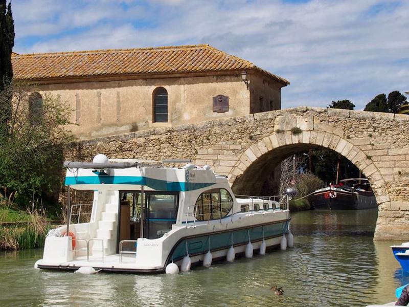 Book yachts online - motorboat - Octo Fly C - RHEINSBERG - rent