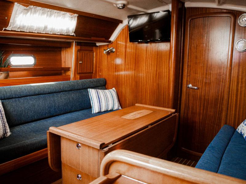 Book yachts online - sailboat - Bavaria 34 Cruiser - Hesperia III - rent