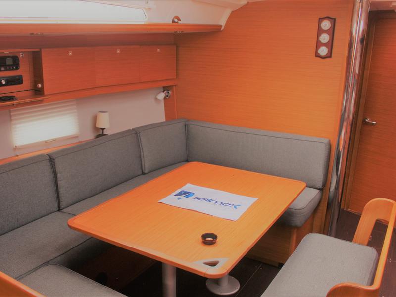Book yachts online - sailboat - Dufour 430 Grand Large - Esperanza - rent