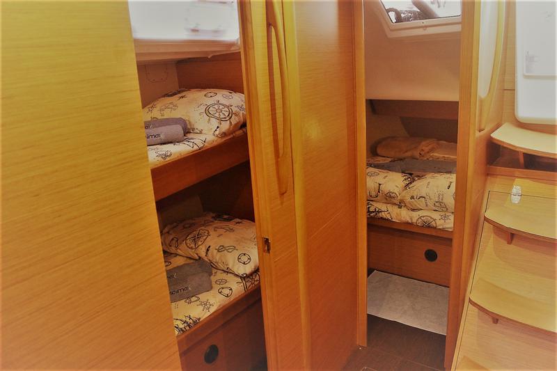 Book yachts online - sailboat - Dufour 430 Grand Large - Esperanza - rent