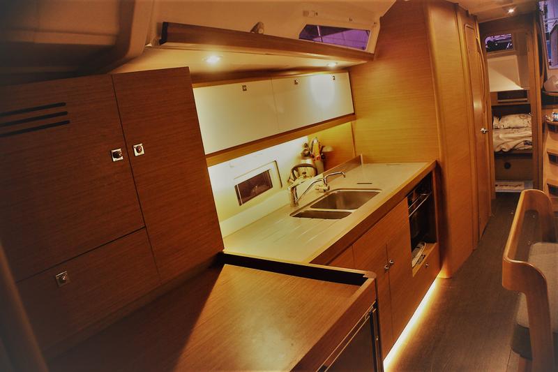 Book yachts online - sailboat - Dufour 430 Grand Large - Esperanza - rent