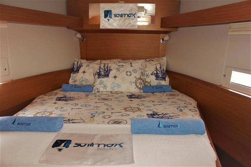Book yachts online - sailboat - Dufour 430 Grand Large - Isabella - rent