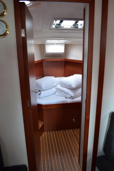 Book yachts online - sailboat - Hanse 415 - Vega - rent
