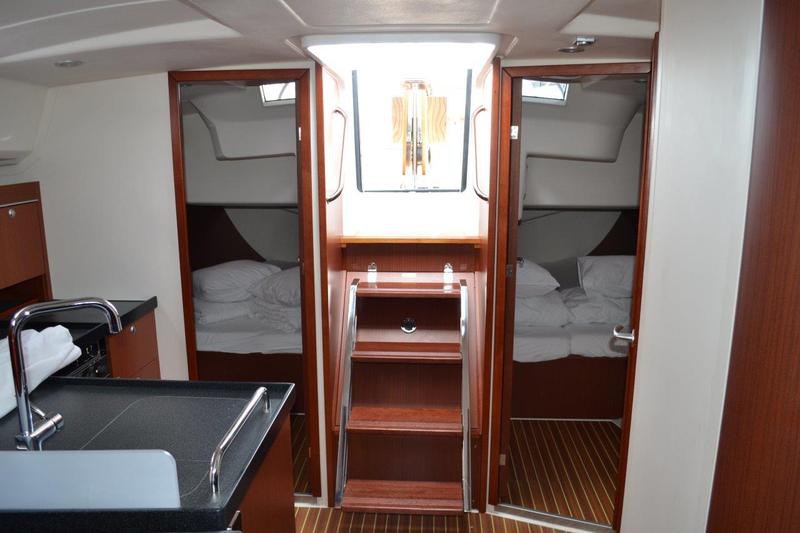 Book yachts online - sailboat - Hanse 415 - Vega - rent